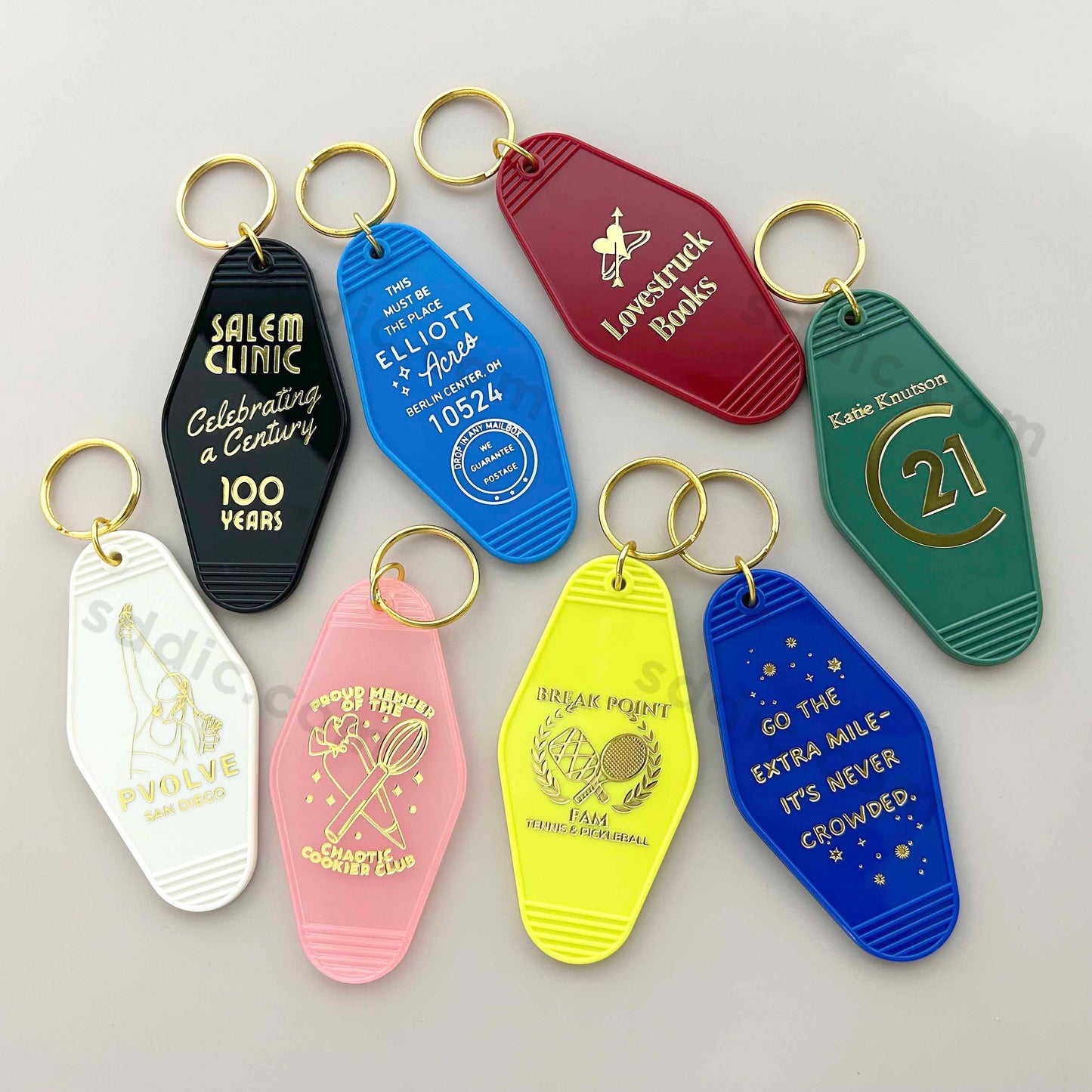 Custom Vintage Plastic Gold Foil Keychains Hotel Key Tag For Business