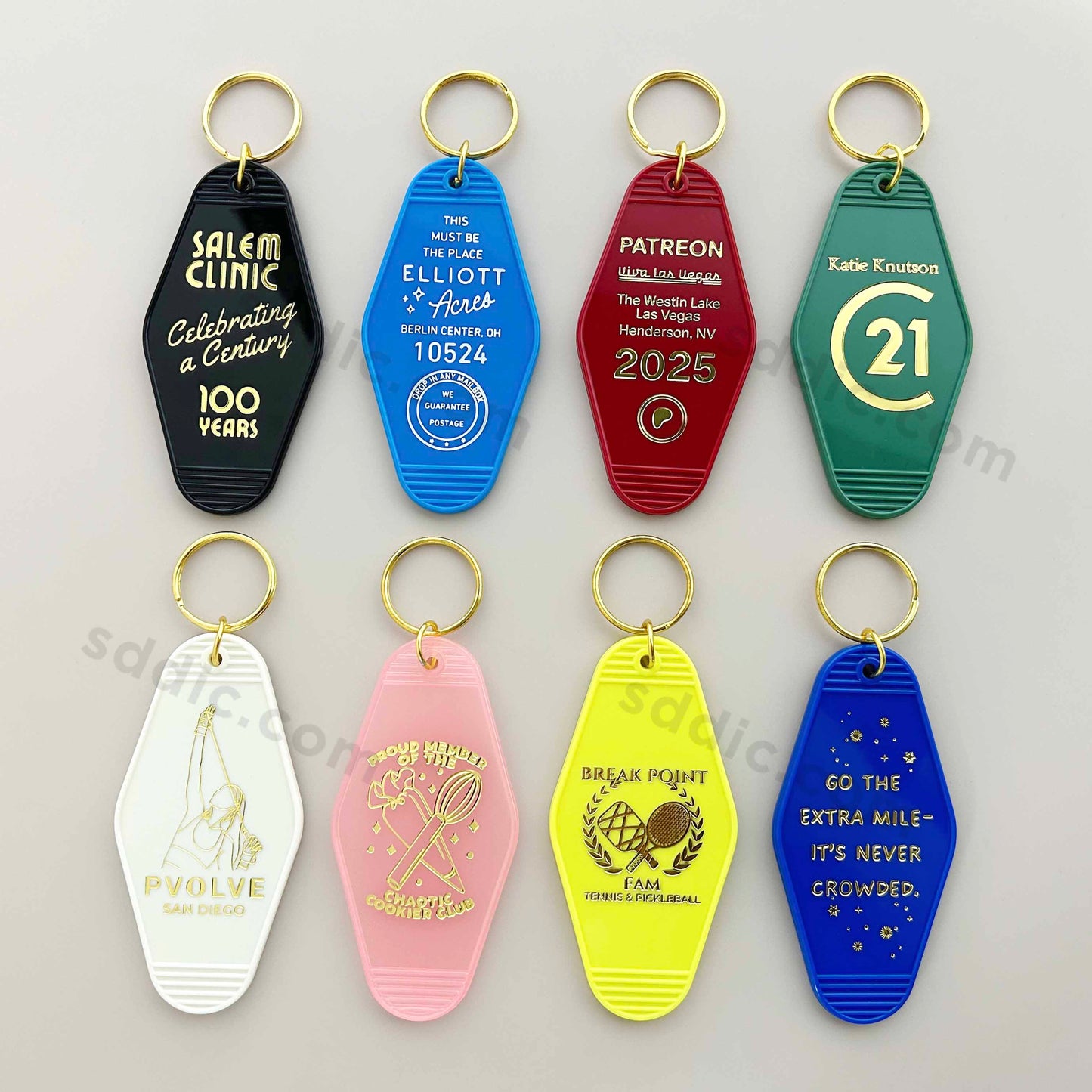 Custom Vintage Plastic Gold Foil Keychains Hotel Key Tag For Business
