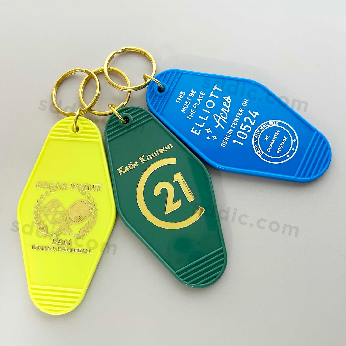 Custom Vintage Plastic Gold Foil Keychains Hotel Key Tag For Business