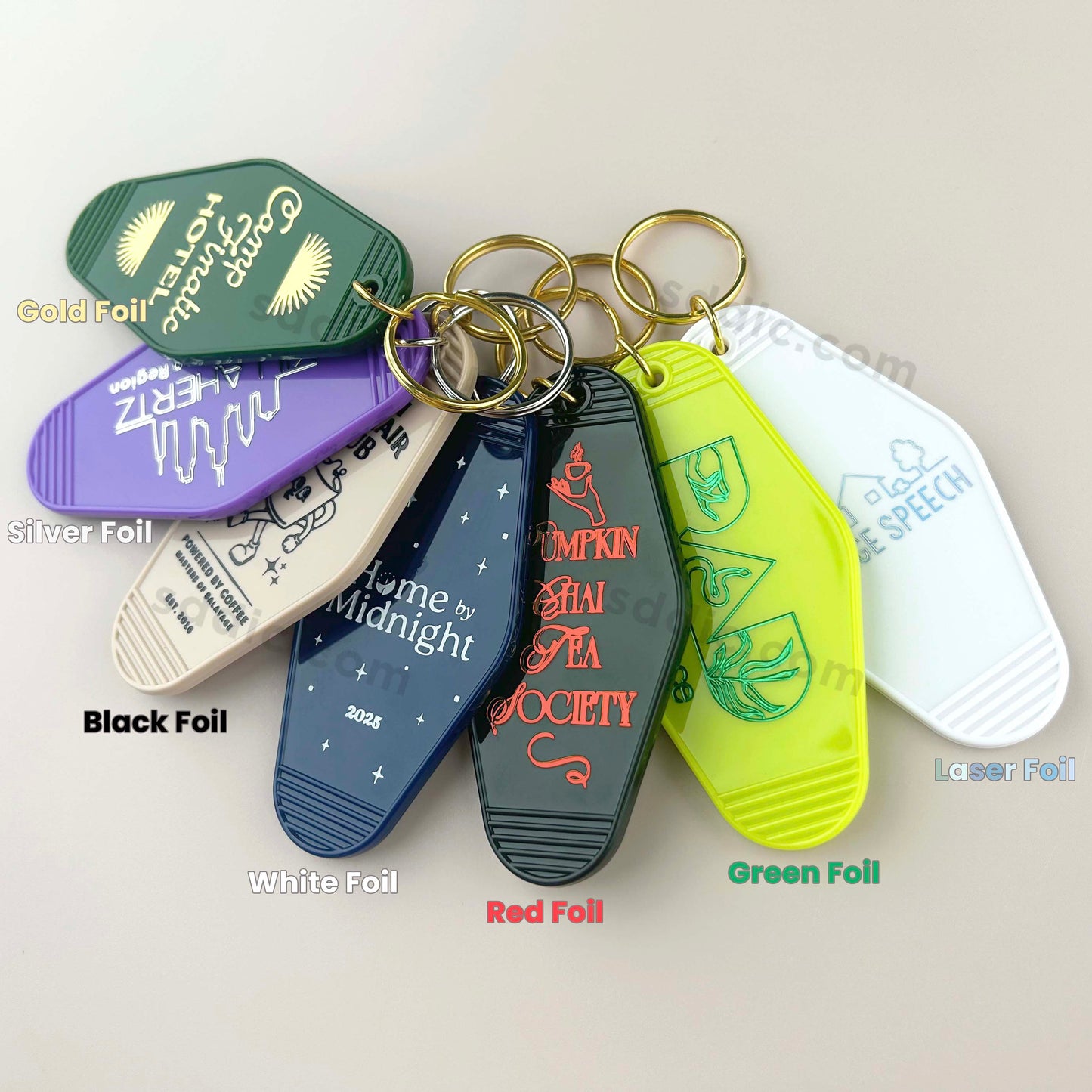 Custom Vintage Plastic Gold Foil Keychains Hotel Key Tag For Business