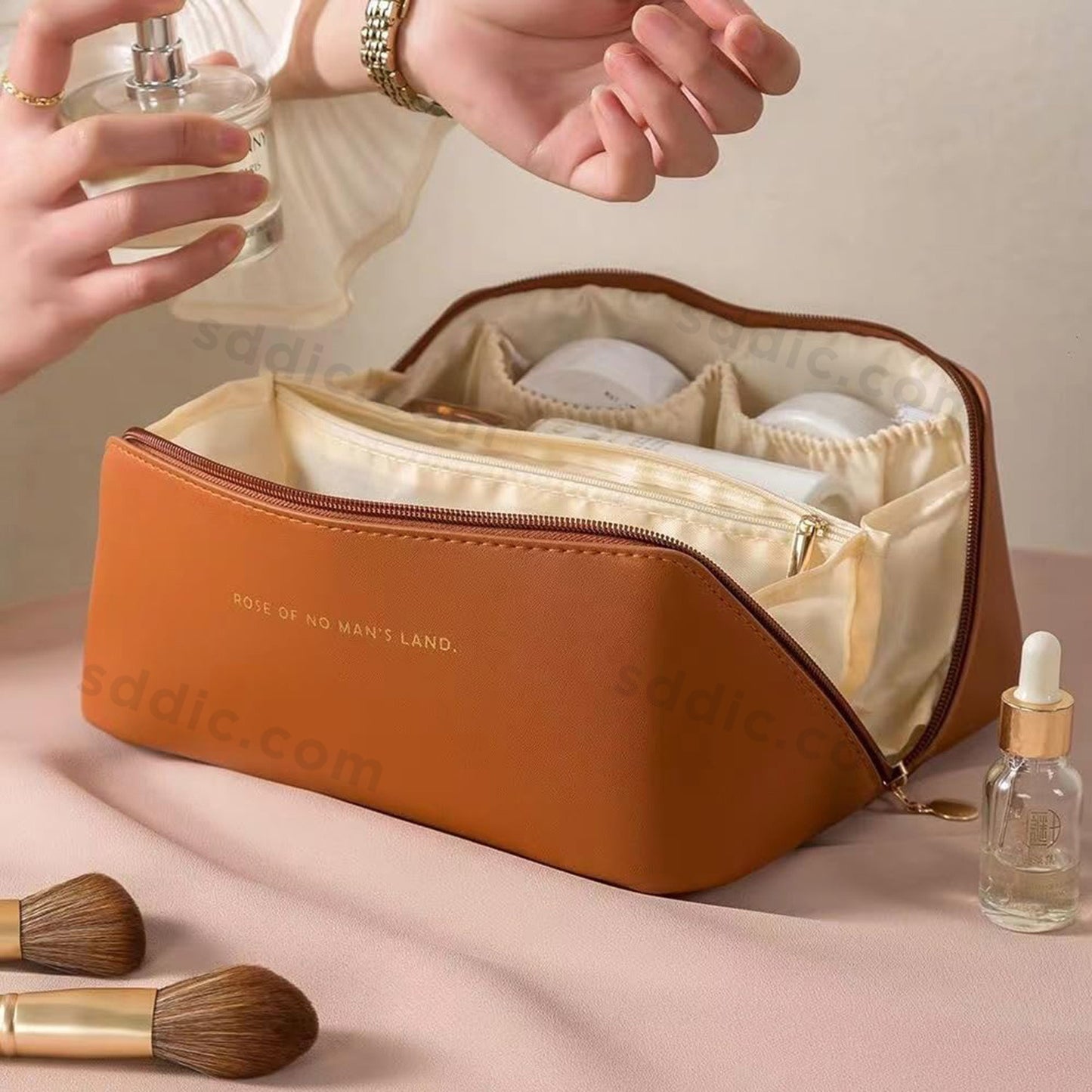 Custom Logo PU Toiletry Bag Portable Waterproof Travel Makeup Bags