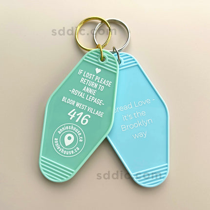 Bulk Custom Retro Hotel Motel Plastic Keychains with Brand Logo For Giveaways
